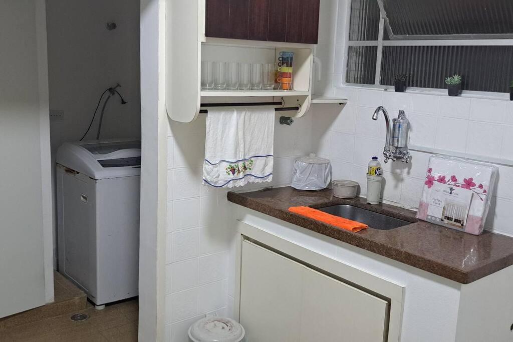 Apartamento Charmoso A 400Mts Da Praia Da Enseada Guarujá Zewnętrze zdjęcie